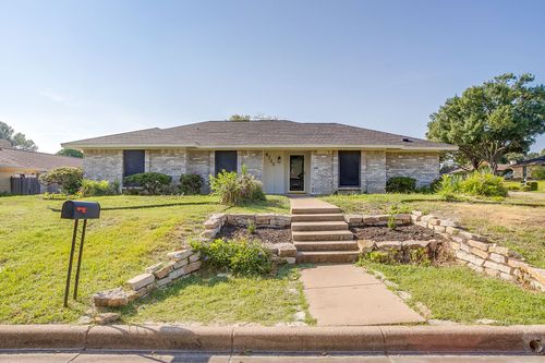 4733 Cinnamon Hill Dr, Fort Worth, TX, 76133-6127 | Card Image