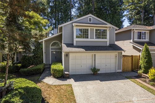 4211 243rd Ave Se, Sammamish, WA, 98029-7592 | Card Image