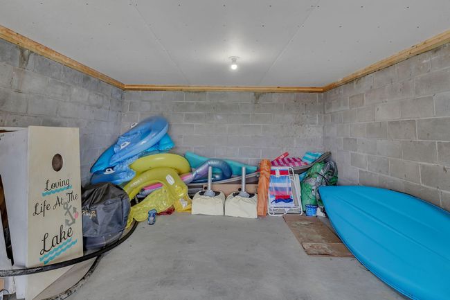 Inside the tuck under garage | Image 33