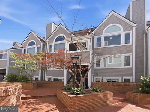 43-e-5548 Langston Blvd, ARLINGTON, VA, 22207-1623 | Card Image