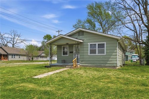 933 N Cedar St, Ottawa, KS, 66067-1709 | Card Image