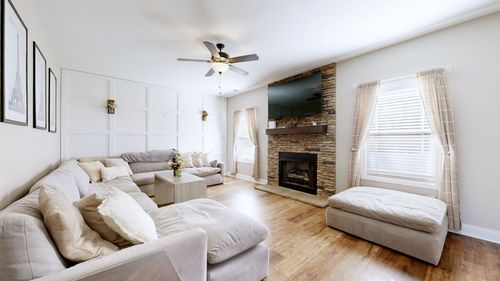 1214 Ewing Way, Clarksville, TN, 37043-1697 | Card Image