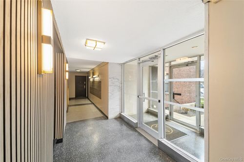apt-4o-211-01 75th Ave, Oakland Gardens, NY, 11364-3304 | Card Image