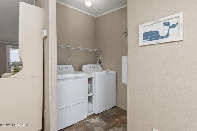 302 Bayview Dr, House other with 3 bedrooms, 2 bathrooms and 1 parking in Harkers Island NC | Image 27