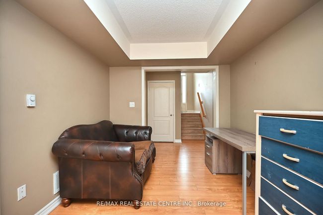 39 Decker Hollow Cir, House attached with 3 bedrooms, 6 bathrooms and 2 parking in Brampton ON | Image 16