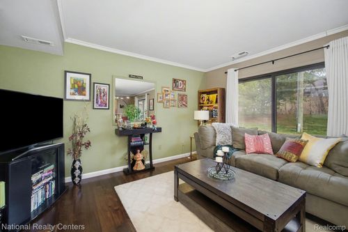 unit-111-175 Briarcrest Dr, Ann Arbor, MI, 48104-6757 | Card Image