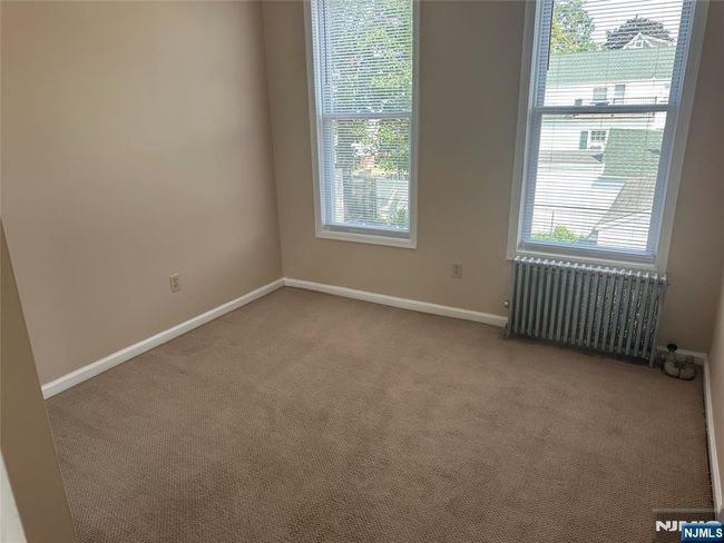 433 Jefferson St, Home with 2 bedrooms, 1 bathrooms and null parking in Carlstadt NJ | Image 5