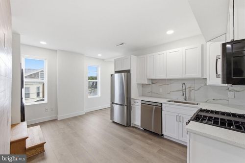 213 Hermitage St, PHILADELPHIA, PA, 19127-1018 | Card Image