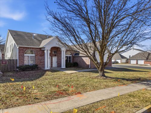 18 N Cedar Lake Dr W, COLUMBIA, MO, 65203-7111 | Card Image