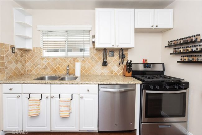 1012 Temple Ave, House other with 2 bedrooms, 2 bathrooms and 2 parking in Long Beach CA | Image 9
