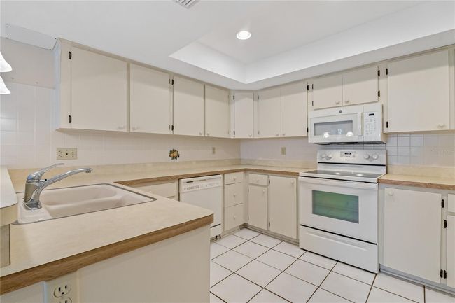 APT-25C - 3031 Countryside Blvd, Condo with 3 bedrooms, 2 bathrooms and null parking in CLEARWATER FL | Image 5