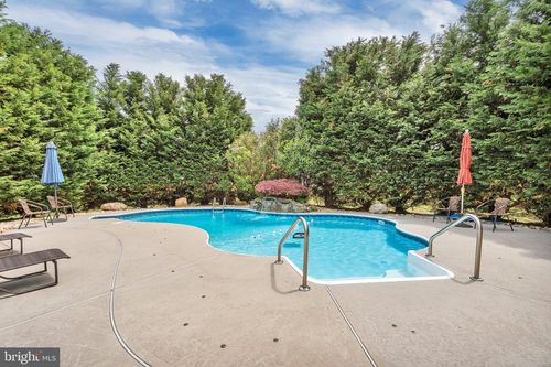 7 Wright Dr, CHESTERFIELD, NJ, 08515-9727 | Card Image