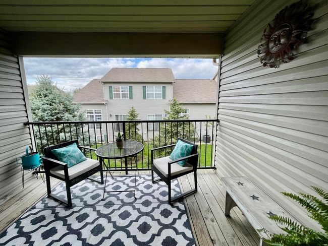 647 Spring Valley Dr, Condo with 2 bedrooms, 2 bathrooms and null parking in Lewis Center OH | Image 24