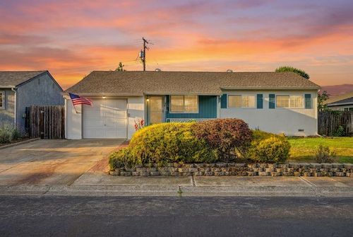 179 Price Way, Folsom, CA, 95630-2813 | Card Image