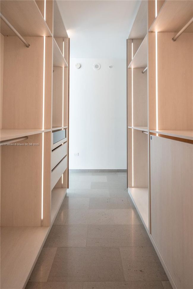 STE-806 - 88 Sw 7 Th St, Condo with 3 bedrooms, 3 bathrooms and null parking in Miami FL | Image 30