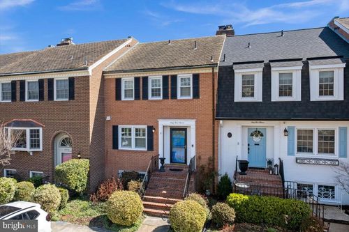 6311 Golf Course Sq, ALEXANDRIA, VA, 22307-1226 | Card Image