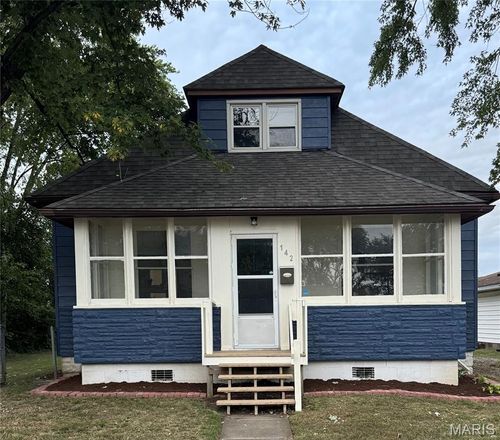 142 E 3rd St, Roxana, IL, 62084-1326 | Card Image