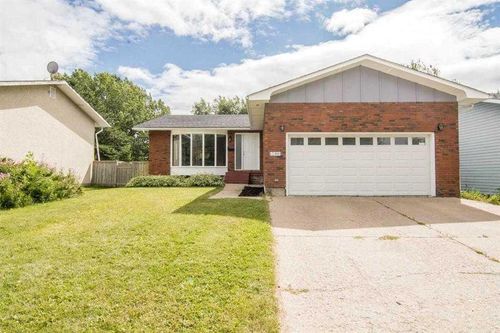 9823 80 Avenue, Grande Prairie, AB, T8V3S5 | Card Image