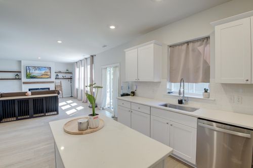 221 Tuscan Sun St, Summerville, SC, 29485-9274 | Card Image