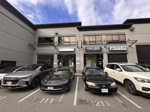 111-and-211-15272 Croydon Dr, Surrey, BC, V3Z0Z5 | Card Image