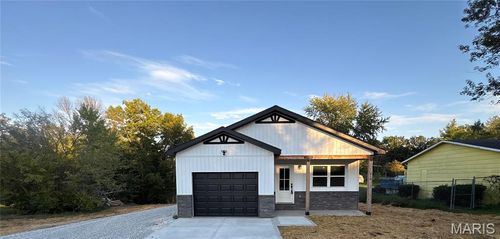 614 Bryan Ave, Paris, MO, 65275-1110 | Card Image