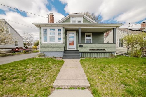 542 Walcott St, Pawtucket, RI, 02861-2851 | Card Image