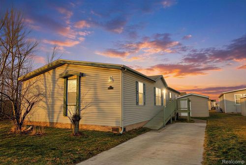 3423 Green Apple Ct, Carleton, MI, 48117-9451 | Card Image