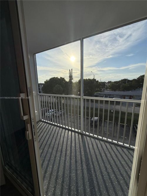 a409-16851 Ne 23rd Ave, North Miami Beach, FL, 33160-3778 | Card Image