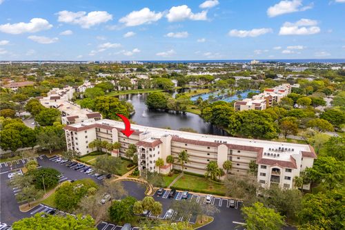403-2105 Lavers Cir, Delray Beach, FL, 33444-7606 | Card Image