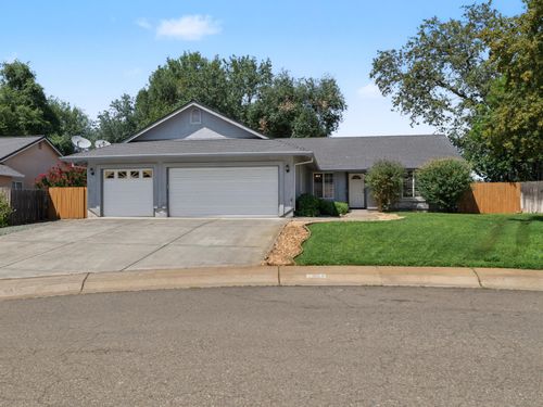1368 Hermitage Court, Redding, CA, 96002 | Card Image