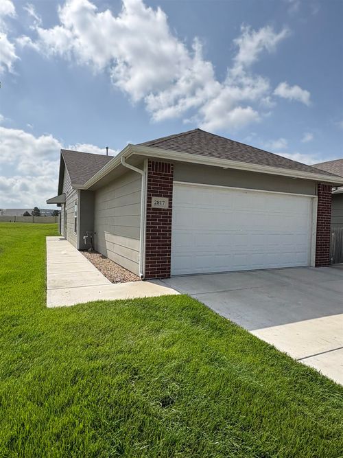 2817 W 55th St N Ct, Wichita, KS, 67204 | Card Image