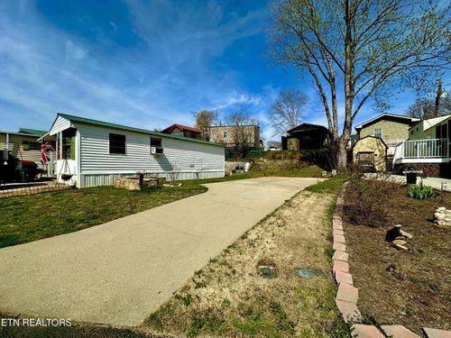 518 Flamingo Cir, Townsend, TN, 37882-3042 | Card Image