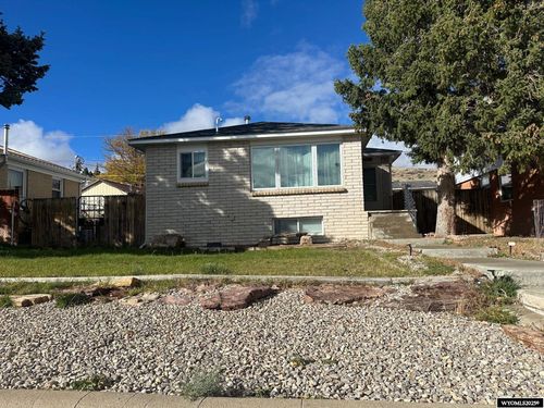 1109 High St, Rawlins, WY, 82301-4638 | Card Image
