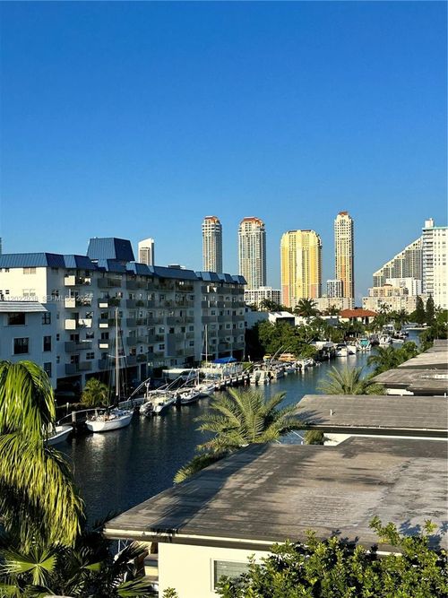 409-3601 Ne 170th St, North Miami Beach, FL, 33160-3155 | Card Image
