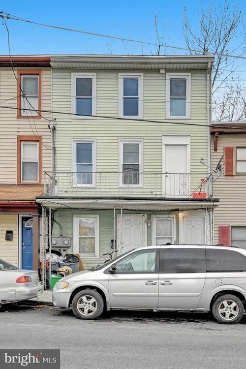 105 S 3rd St, LEBANON, PA, 17042-6102 | Card Image