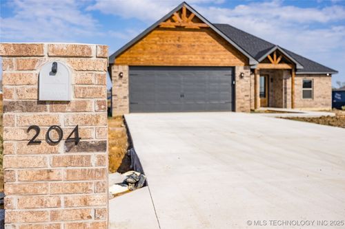 204 Maple Leaf Dr, Durant, OK, 74701 | Card Image