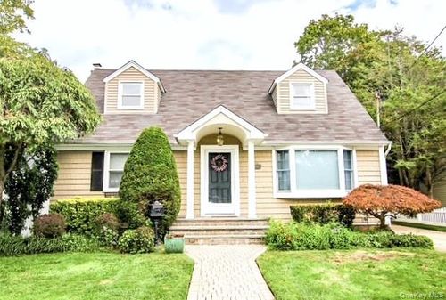 311 Maple Ave, East Meadow, NY, 11554-2856 | Card Image