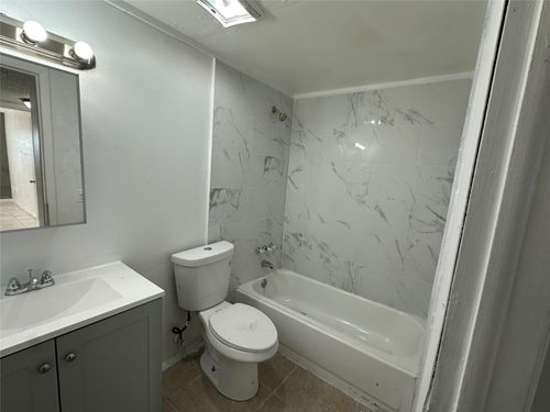 apt-208-3700 Nw 21st St, Lauderdale Lakes, FL, 33311-3101 | Card Image