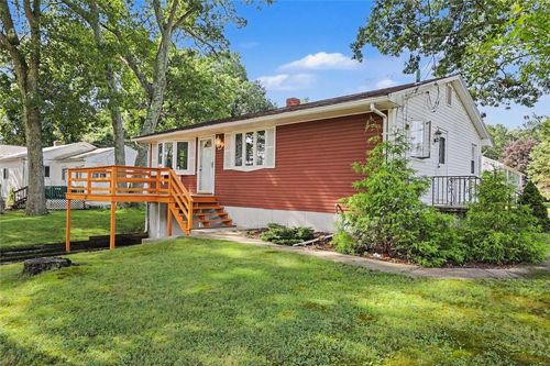 47 Restful Valley Rd, Tiverton, RI, 02878-2525 | Card Image