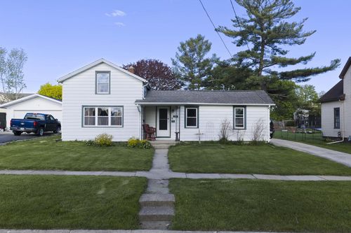 209 S Warren Street, Watertown, WI, 53094 | Card Image