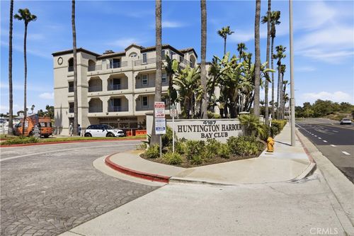 205-4167 Warner, Huntington Beach, CA, 92649 | Card Image