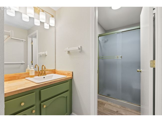 Attached Bathroom #1-Full Bathroom | Image 12