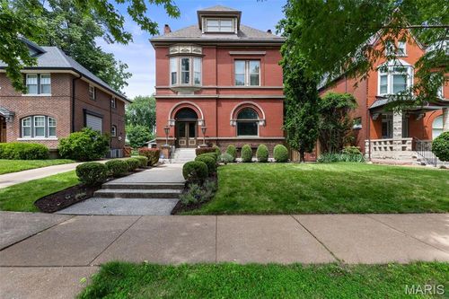 2935 Russell Blvd, Saint Louis, MO, 63104-1536 | Card Image