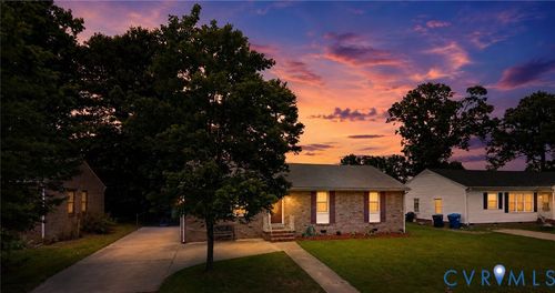912 Williamsburg Rd, Colonial Heights, VA, 23834-2621 | Card Image