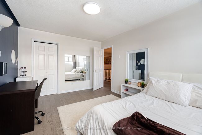 166 Killian Rd, House other with 5 bedrooms, 4 bathrooms and 2 parking in Maple ON | Image 31