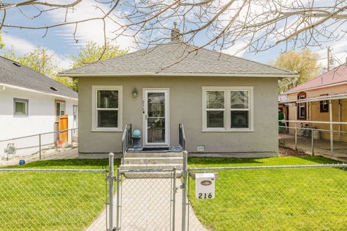 216 Oak Street, Elko, NV, 89801 | Card Image