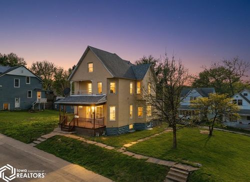 253 S Central Ave, Burlington, IA, 52601-5768 | Card Image