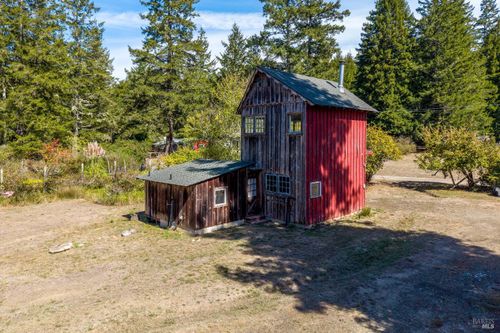 42500 Little Lake Rd, Mendocino, CA, 95460-8702 | Card Image