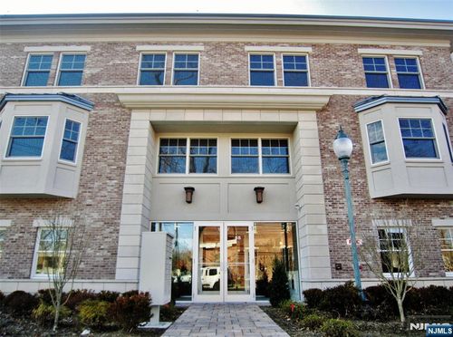 55 Patterson St, Hillsdale, NJ, 07642-2058 | Card Image