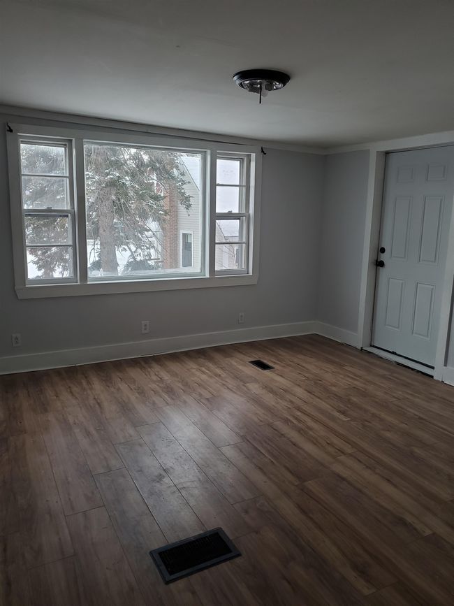 2 - 7 Cross St, Condo with 3 bedrooms, 1 bathrooms and null parking in Whitefield NH | Image 8